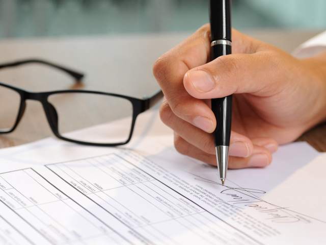 Declarație notarială acord călătorie minor